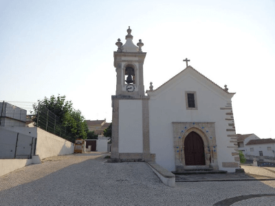 Caminhando entre Cascatas e Penedos
