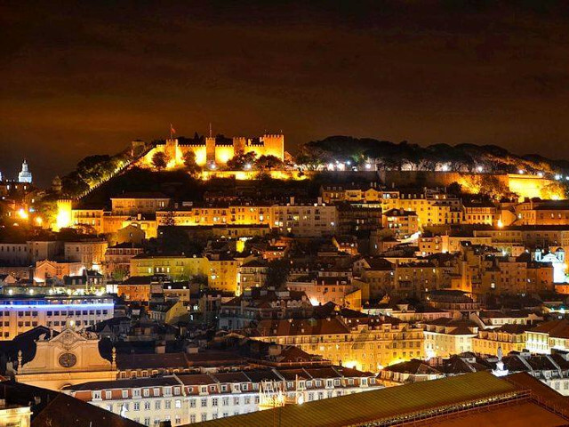 Caminhada de Lua Cheia por Miradouros e Ascensores de Lisboa