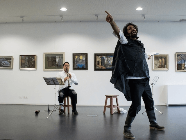 Literaturinha - "O Macaco do rabo cortado"